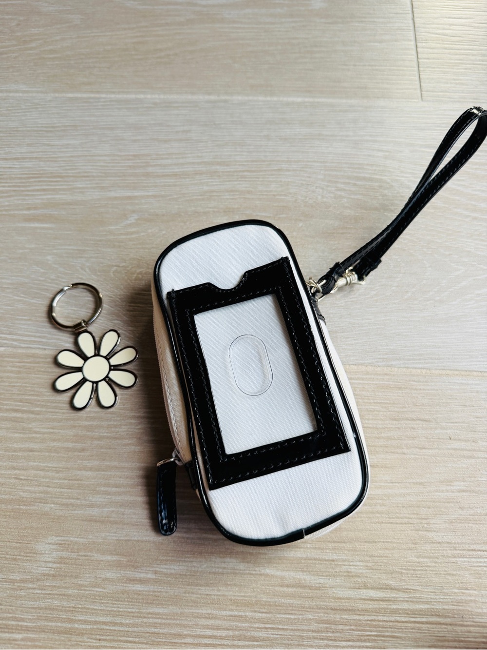 Nine West Black and White Card Holder Wristlet with Daisy Key Charm